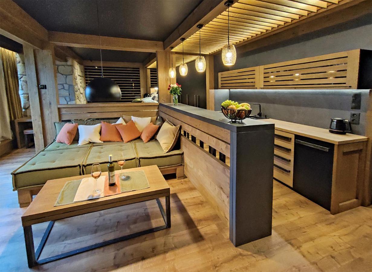Apartman Mary Lou, Hotel Ovruc Strbske Pleso ภายนอก รูปภาพ